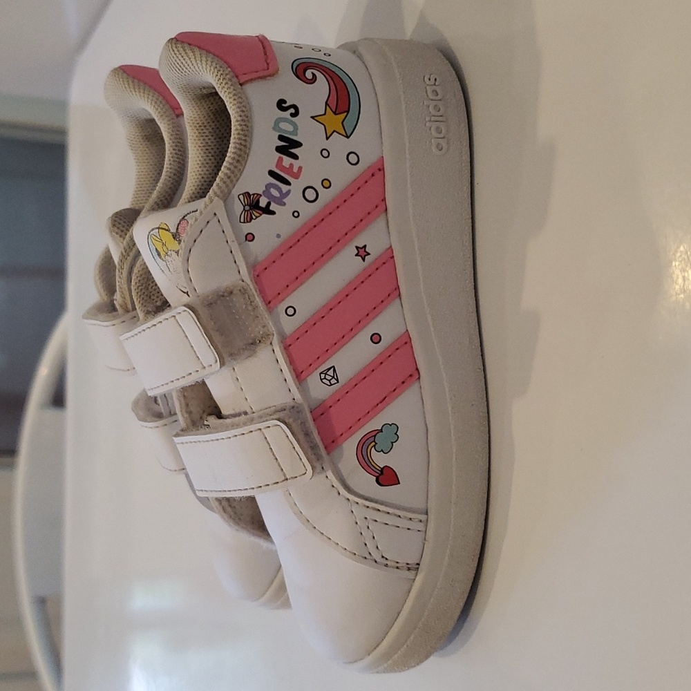 Adidas Sneakers